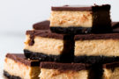 Mini-cheesecake al cioccolato e burro d’arachidi Mini-cheesecake al cioccolato e burro d’arachidi