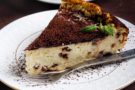 Torta di ricotta cremosa, ecco il mix tra arancia e cioccolato