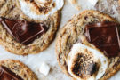 S’Mores: biscotti al cioccolato con marshmallow S’Mores: biscotti al cioccolato con marshmallow