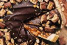 Torta di Snickers: esplosione di cioccolato e caramello Torta di Snickers: esplosione di cioccolato e caramello
