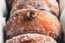 Bomboloni alla nutella: esplosione di golosità