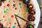 Torta M&M’s con impasto cookies Torta M&M’s con impasto cookies