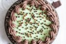 Torta al doppio cioccolato e gocce di menta Torta al doppio cioccolato e gocce di menta