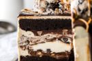 Torta gelato alla vaniglia e cioccolatini Torta gelato alla vaniglia e cioccolatini