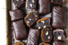 Barrette di brownies al caramello Barrette di brownies al caramello