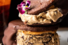 Gelato Sandwich al caffè con oreo e burro d’arachidi Gelato Sandwich al caffè con oreo e burro d’arachidi