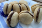 Baci di dama con nocciolata crunchy Baci di dama con nocciolata crunchy
