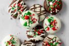 Oreo ricoperti al cioccolato bianco Oreo ricoperti al cioccolato bianco