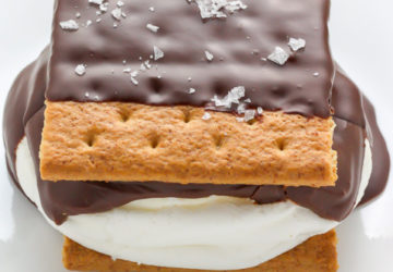 Dolce e Salato: cucciolone artigianale con cracker, marshmallow e cioccolato